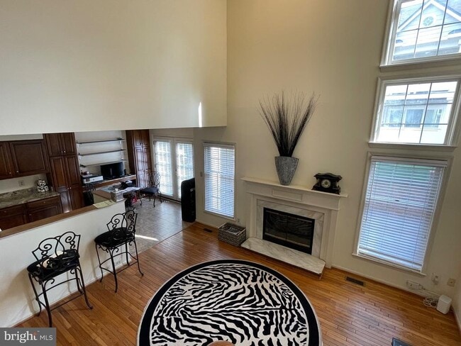 Building Photo - 10926 Bloomingdale Dr