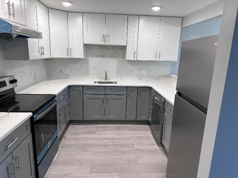 Building Photo - 140 S Easton Rd