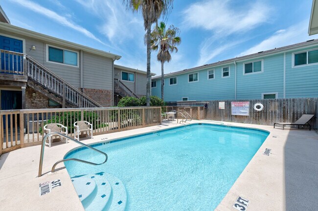 Building Photo - 15209 Leeward Dr