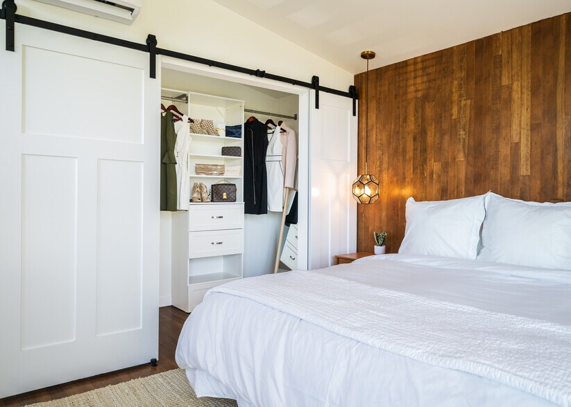 Unit B - 1 bedroom - 500 Surry Rd