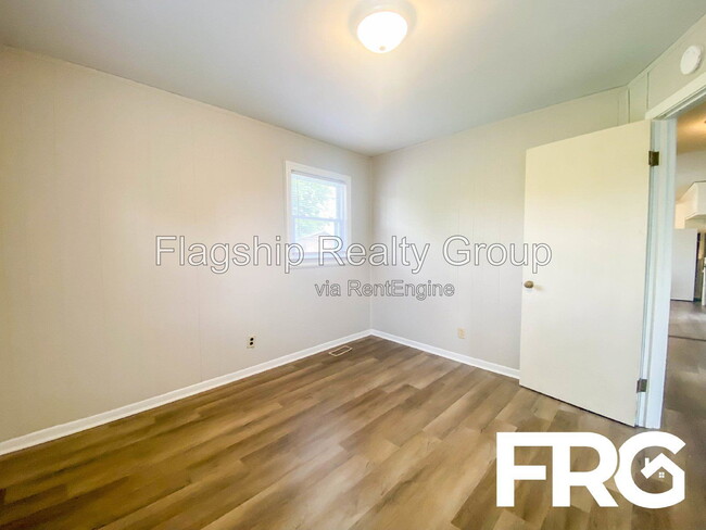 Building Photo - 231 Bunche Dr