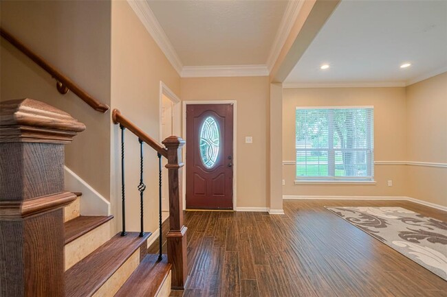 Building Photo - 3911 Fall Branch Dr