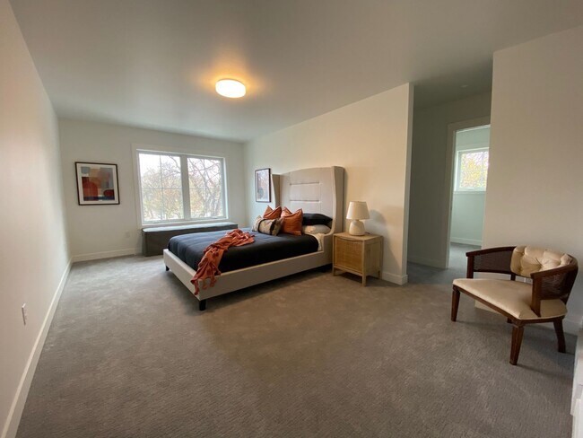 Building Photo - 389