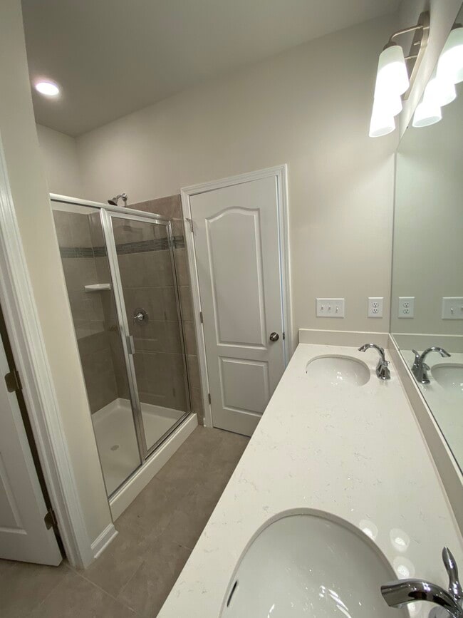 Building Photo - 11122 Westbranch Pkwy