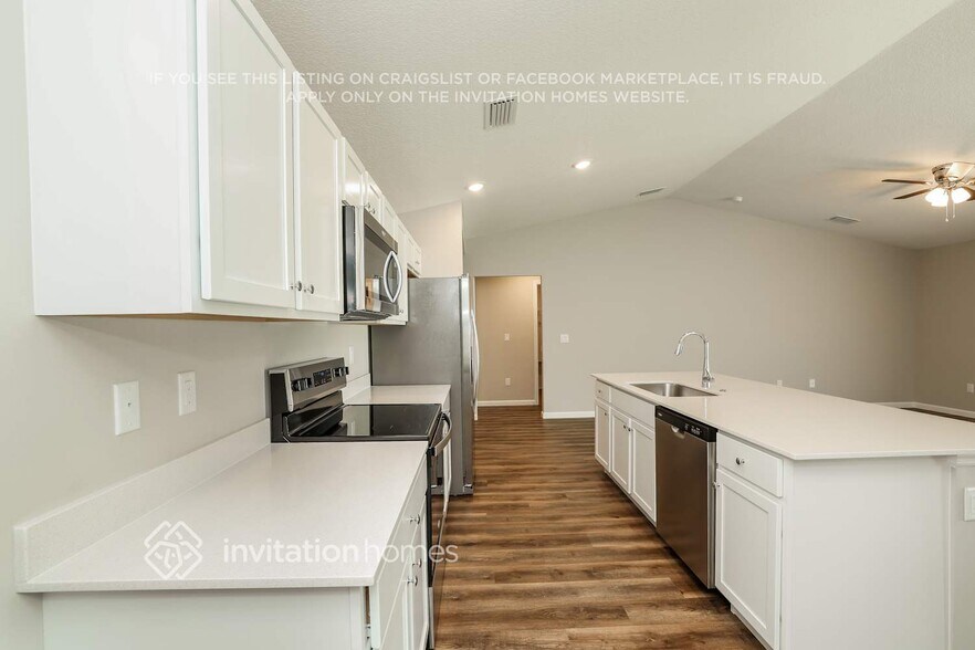 Building Photo - 3851 SW Janiga St