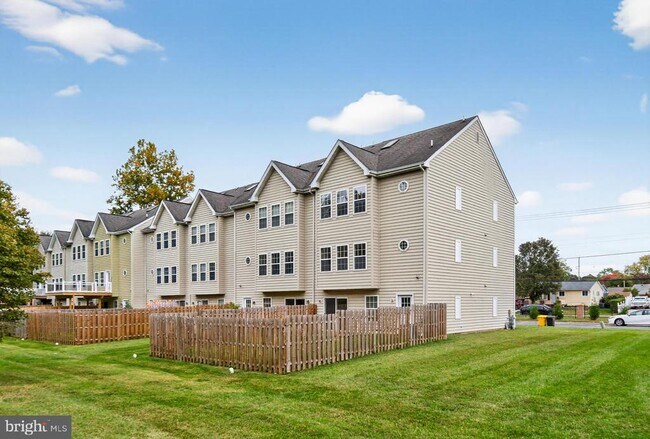 Building Photo - 266 Brock Bridge Rd