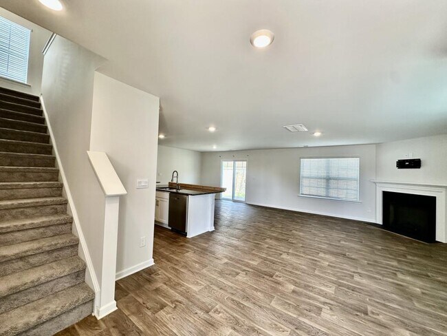 Building Photo - 1339 Mifflin Ln