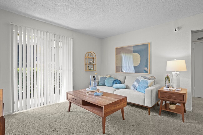 Building Photo - Country Hollow Apartments