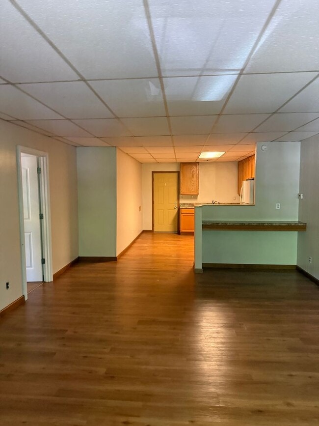 Building Photo - 209 W High St