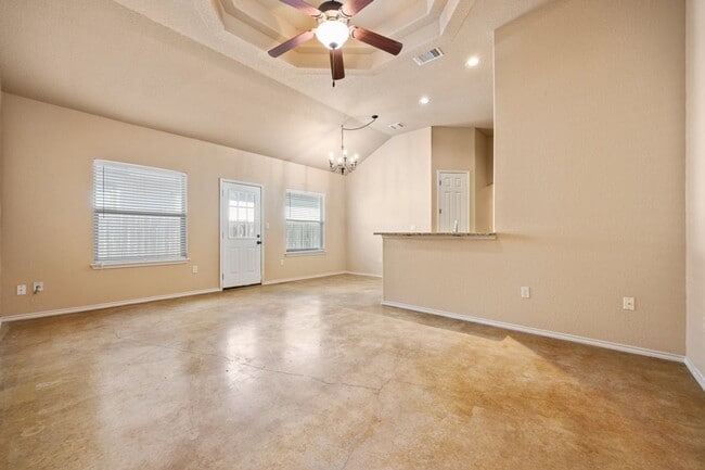 Building Photo - Nice 3 Bedroom Duplex located in New Braunfels!