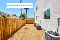 Building Photo - 732 E 52nd St