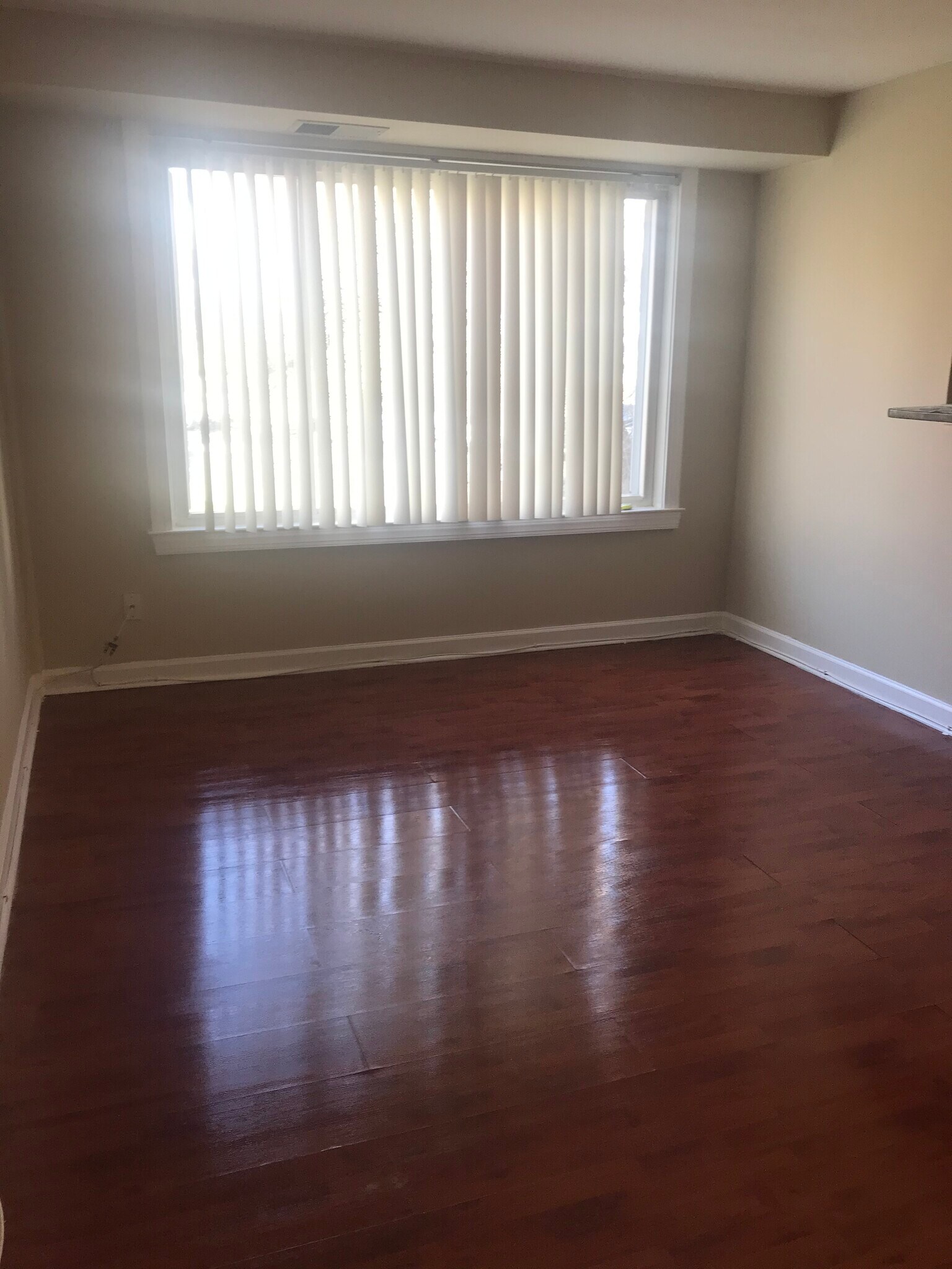 Building Photo - 750 Barnaby St SE