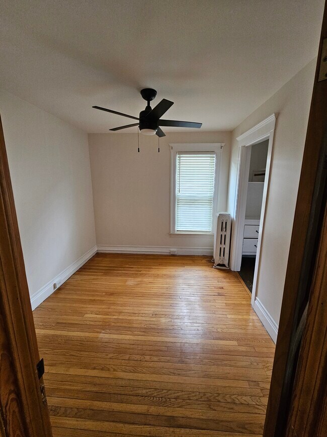 Building Photo - 3154 Van Alstyne St