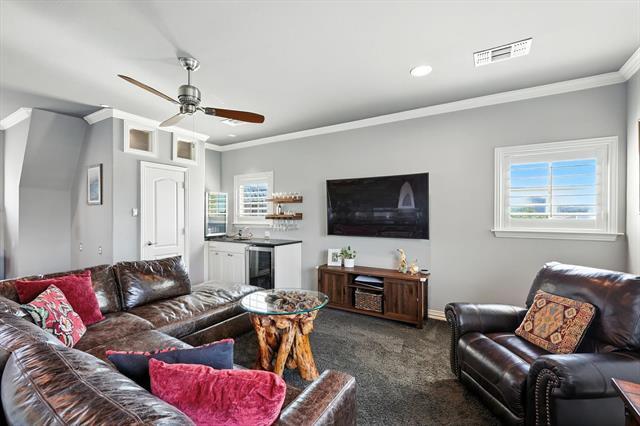 Building Photo - 1500 Pecos St