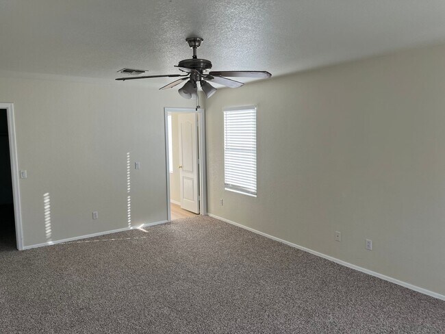 Building Photo - 9441 W Jamestown Rd