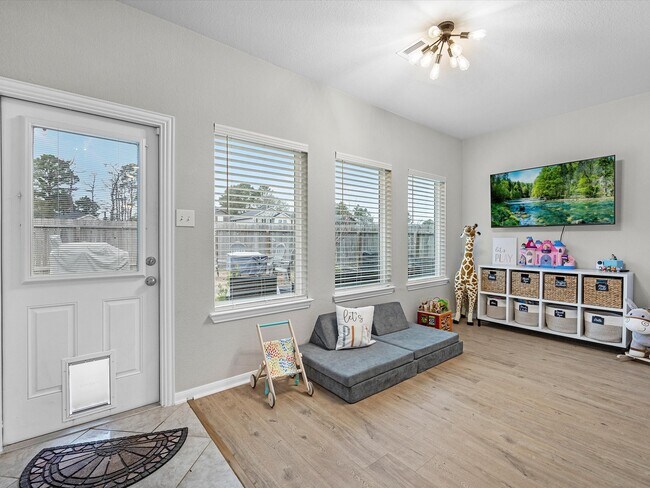 Building Photo - 1123 Station Manor Ln