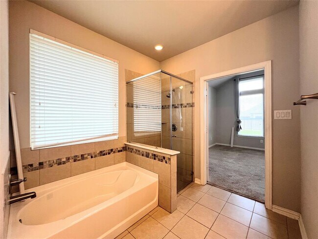 Building Photo - 613 Palmilla St
