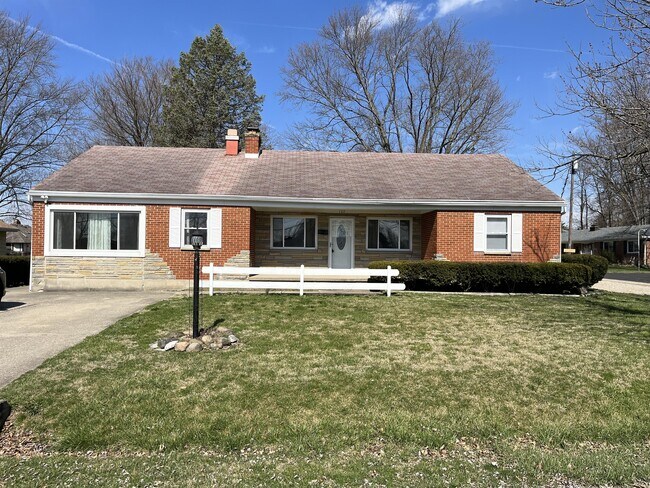 Building Photo - 120 Parker Dr