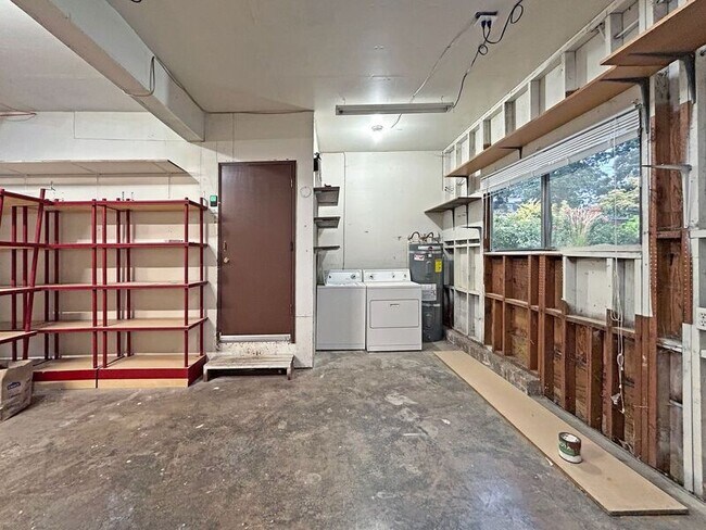 Building Photo - 505 Empress Ave