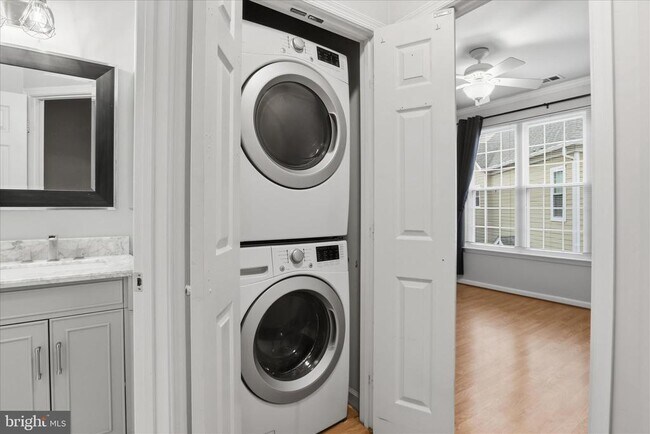 Building Photo - 12905 Alton Square