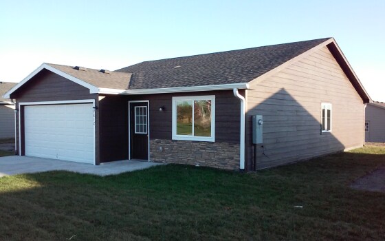 Primary Photo - Grandview Meadows