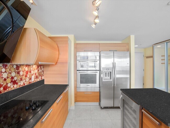 Building Photo - 2950 NE 188th St
