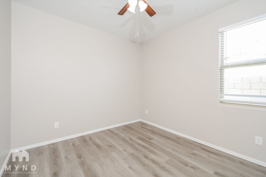 Building Photo - 6330 S 252nd Ln