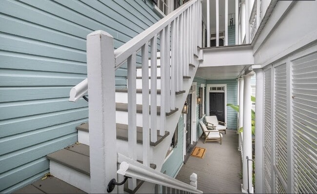 Building Photo - 138 Coming St