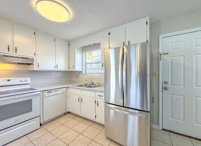 Building Photo - 306 Belmont Rd