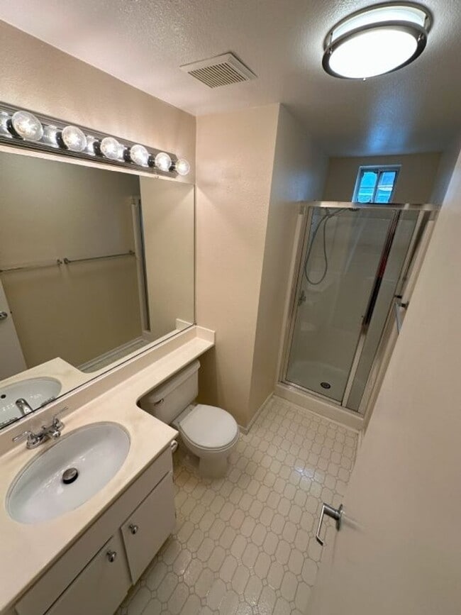 Building Photo - Nor Cal Realty Inc, 3 bedroom 3 bath townhouse with 2 car garage