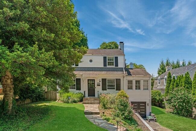 Building Photo - 3 Bed 3 Bath - Bethesda Colonial - Move-In...