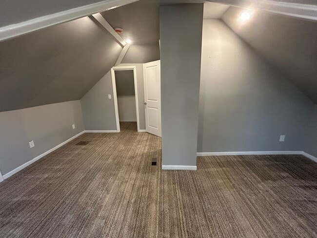 Building Photo - 839 Locust St