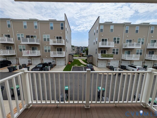 Building Photo - 2715 Acadia Dr