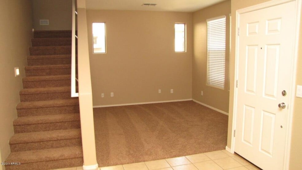 Building Photo - 1938 E Loma Vista St