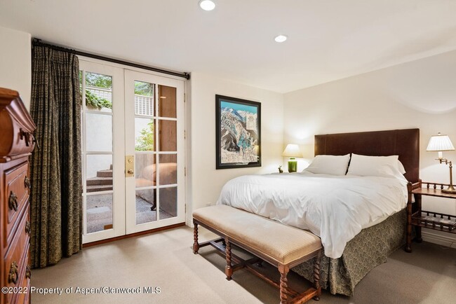 Building Photo - 504 N 8th St