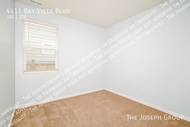 Building Photo - 4411 Bay Vista Blvd