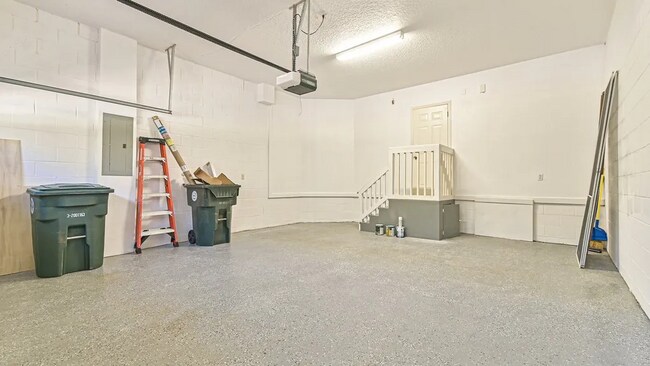 Building Photo - 145 Grey Widgeon Ct