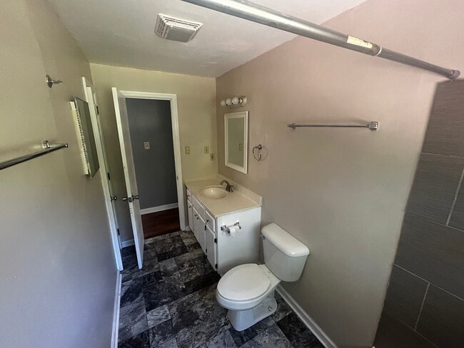 Building Photo - 461 Sweetwater Cir
