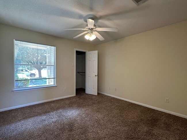 Building Photo - Duplex