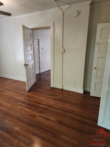 Building Photo - 117 N Main St