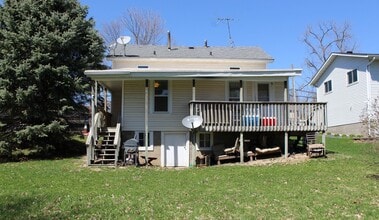 Building Photo - 2 Bedroom Duplex