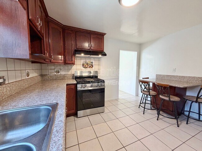 Building Photo - 2407 Fernleaf St