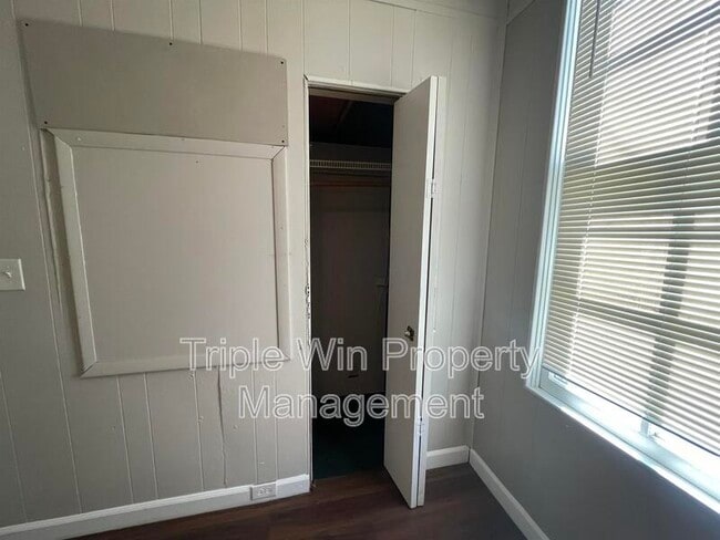 Building Photo - 132 Cunningham Ave