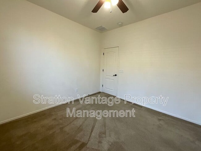 Building Photo - 3432 E Russell St