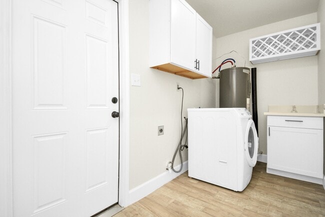 Building Photo - 25409 Pebble Dr