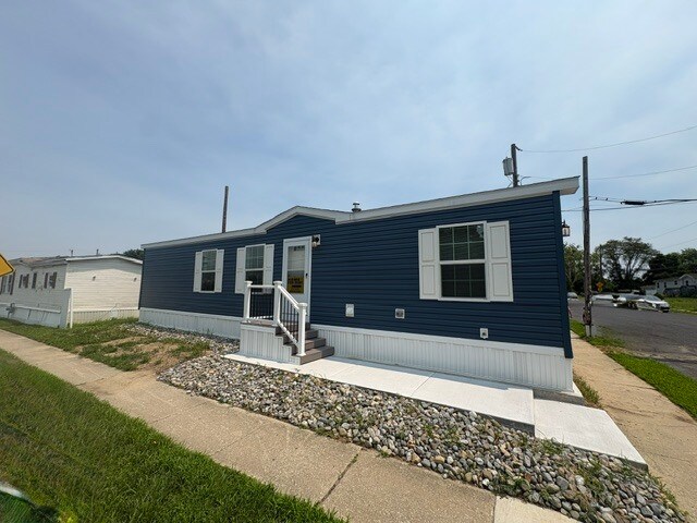 Building Photo - 905 Tuckahoe Rd