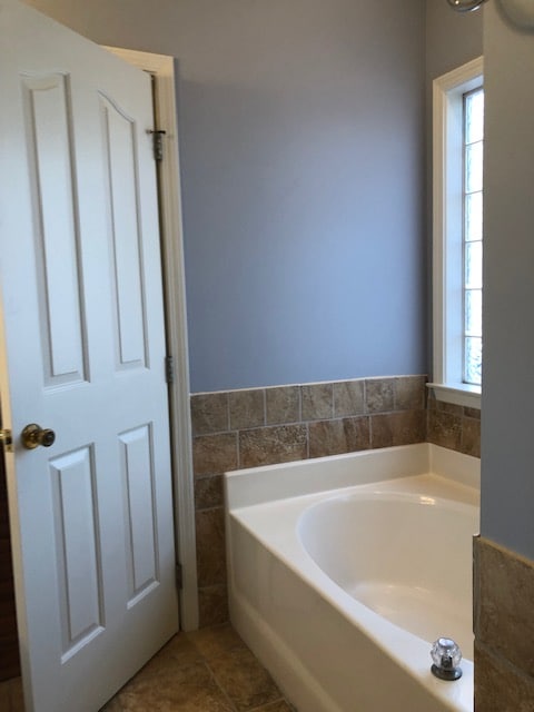 Building Photo - 905 Lowry Ct