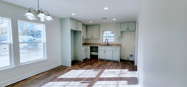 Kitchen/Dining - 14820 Blackwater Rd
