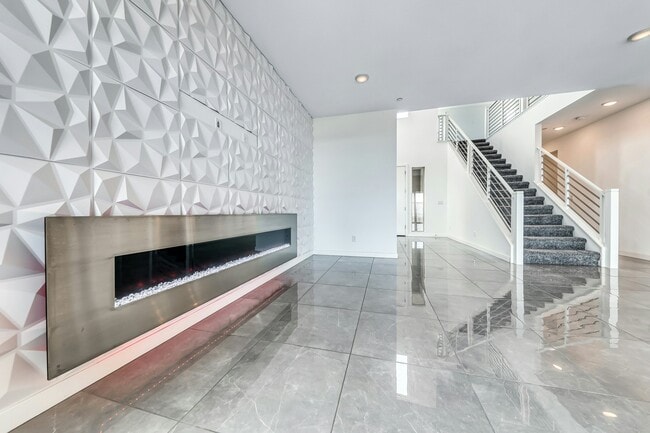 Building Photo - 1038 Delbrook Ave