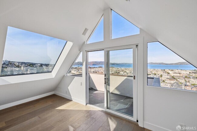 Building Photo - 2336 Broadway